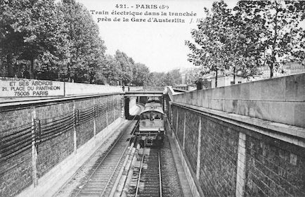 186  Train électrique dans la tranchée près de la gare d'Austerlitz