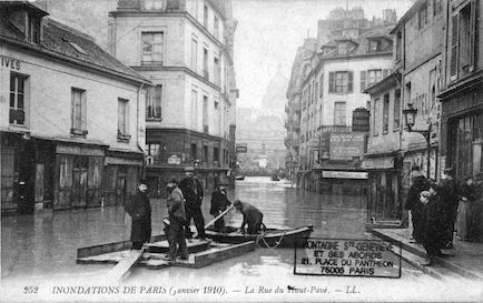 279 Inondations de Paris (janvier 1910). La rue du Haut-pavé