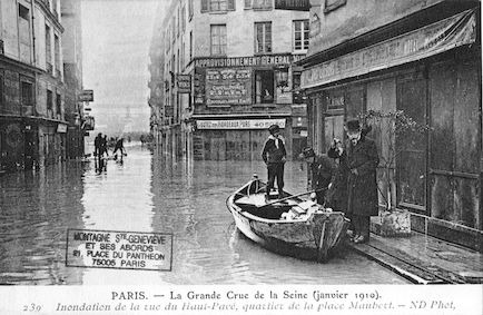 281 La grande crue de la Seine (janvier 1910). Inondation de la rue du Haut-Pavé