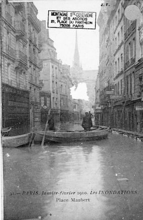 291 Janvier-février 1910. Les inondations. Place Maubert
