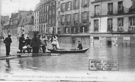 304 Inondations de Paris (janvier 1910) Ravitaillement Quai Montebello