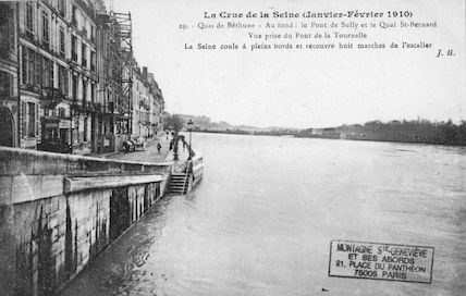 325 La crue de la Seine (janvier-février 1910) Quai de Bethune au pont de la Tournelle