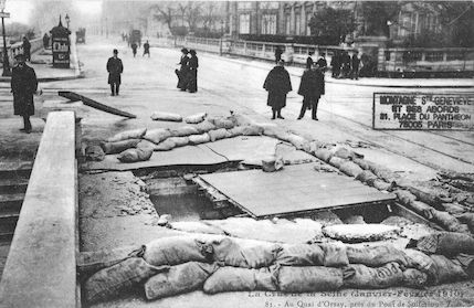 348 La crue de la Seine (janvier-février 1910). Quai d'Orsay - Pont de Solférino