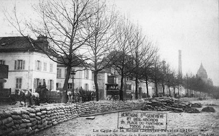 361La crue de la Seine (janvier-février 1910) Barrage établi quai de la Rapée