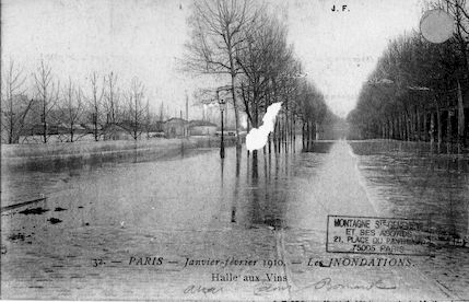 399 Janvier-février 1910 Les inondations. La Halle aux vins