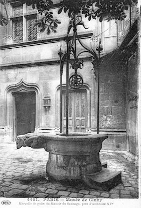 512 Musée de Cluny. Margelle du puits du Manoir du Sauvage près d'Ambroise. XVè