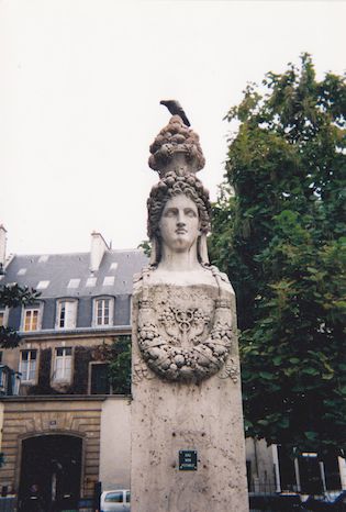 544 Ancienne fontaine de la Place Maubert