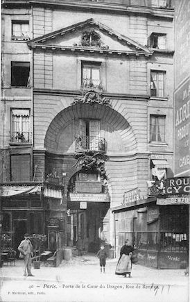 590 Porte de la cour du Dragon, rue de Rennes