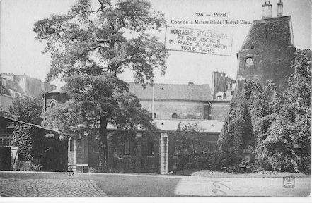 6 Hôtel Dieu-cour de la maternité