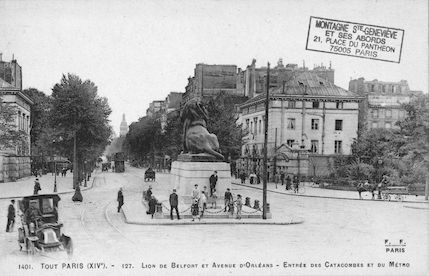 662 Lion de Belfort et Avenue d'Orléans. Entrée des Catacombes et du Métro