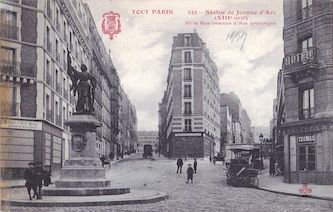 822A. Statue de Jeanne d'Arc