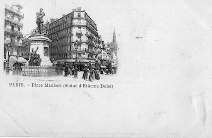863 Place Maubert. Statue