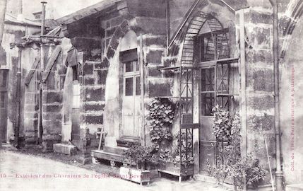 912 Extérieur des Charniers de l'église Saint-Séverin